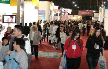 Alunos participam da 4ª edição do Salão do Turismo